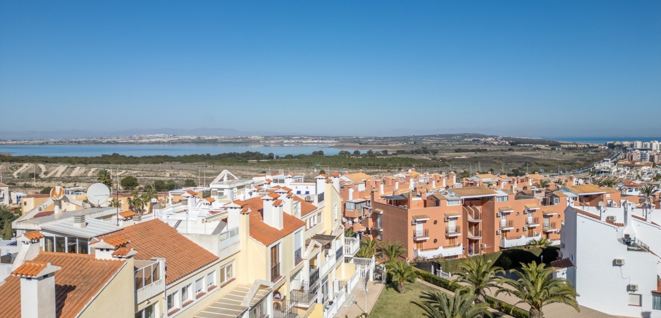 Venta - Apartamento / piso -
Torrevieja - La Mata