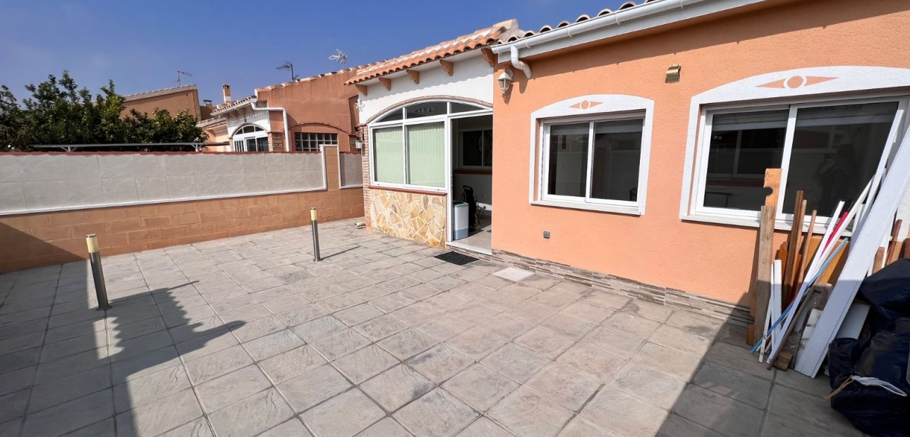 Venta - Town house -
Torrevieja