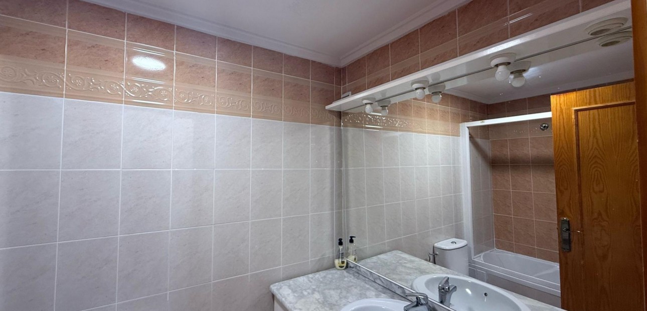 Venta - Terraced house -
Torrevieja - Torretas