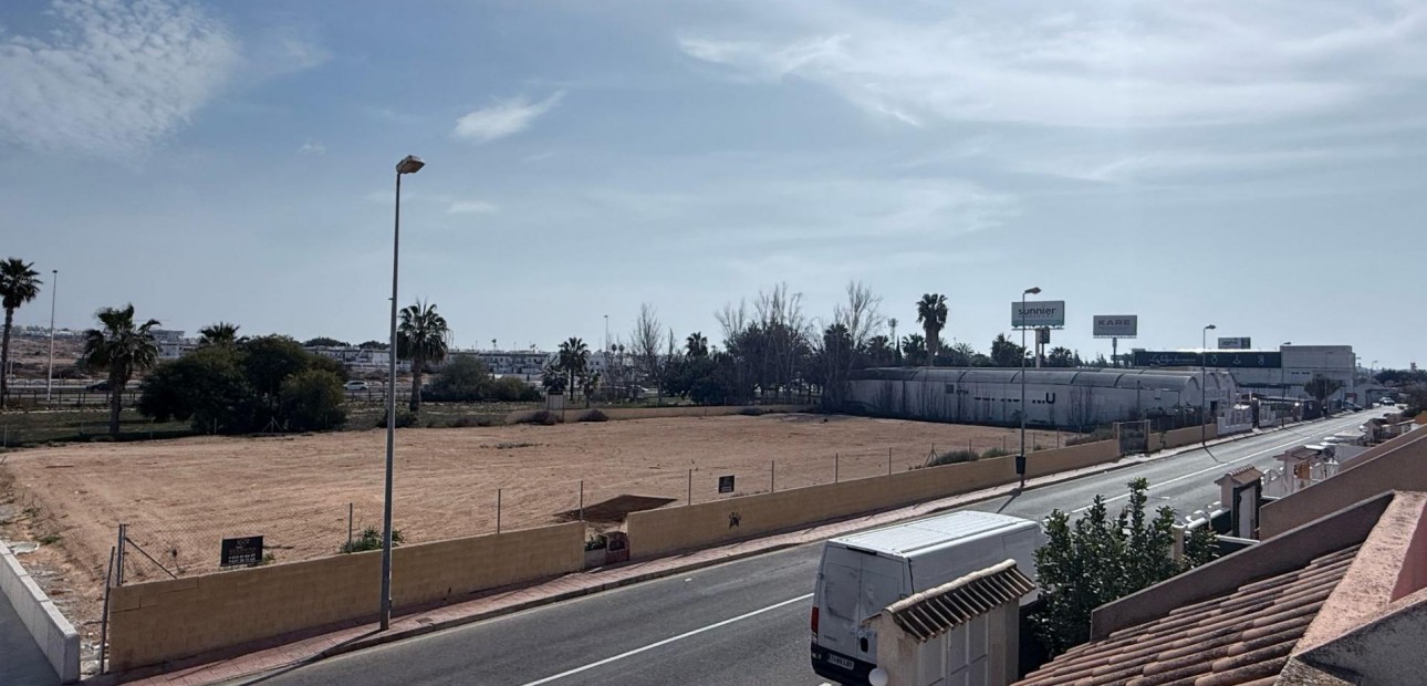 Venta - Terraced house -
Torrevieja - Torretas