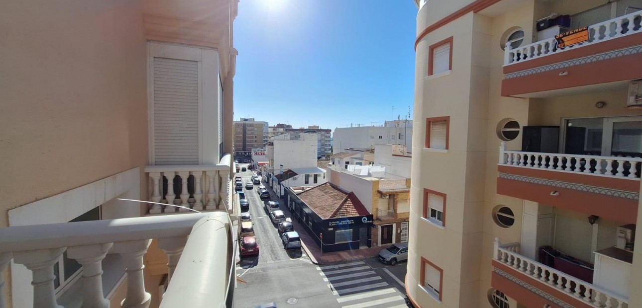 Herverkoop - Appartement / flat -
Torrevieja - torrevieja