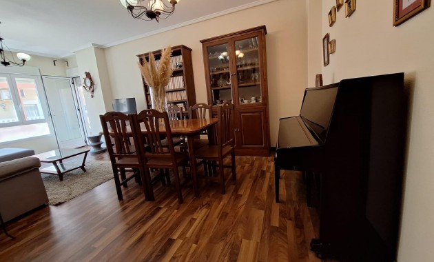 Herverkoop - Appartement / flat -
Torrevieja - torrevieja