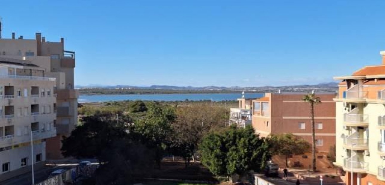 Venta - Apartamento / piso -
Torrevieja - La Mata pueblo