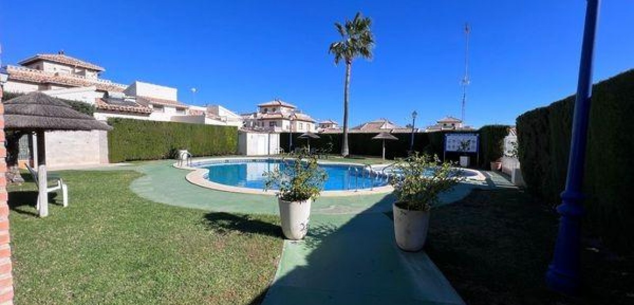 Venta - Villa -
Orihuela Costa - Lomas de Cabo Roig