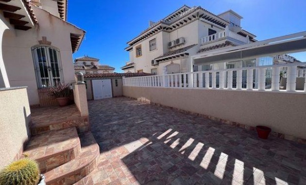 Venta - Villa -
Orihuela Costa - Lomas de Cabo Roig