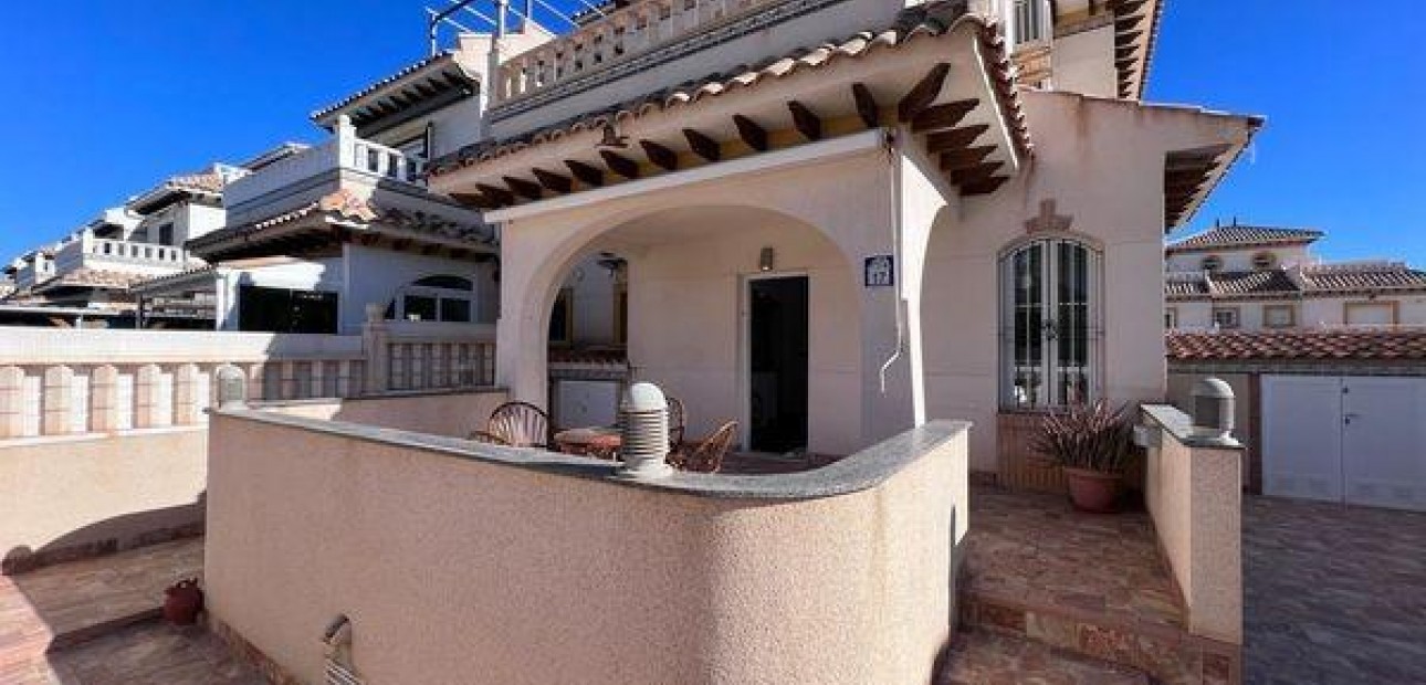 Venta - Villa -
Orihuela Costa - Lomas de Cabo Roig