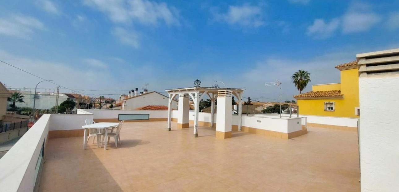 Sale - Villa -
Pilar de la Horadada - Torre de la Horadada