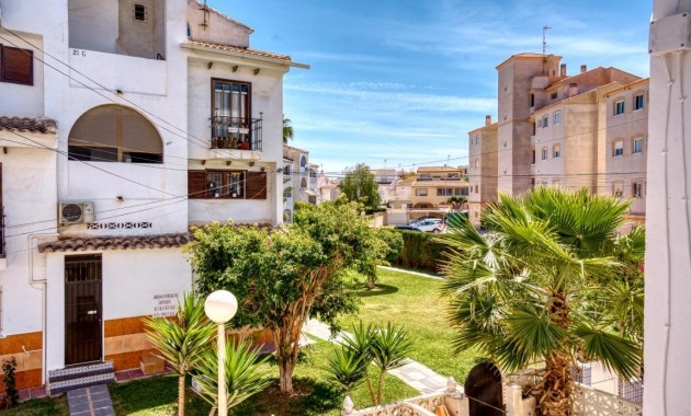 Sale - Villa -
Torrevieja - Calas blanca