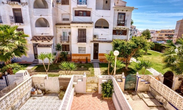 Sale - Villa -
Torrevieja - Calas blanca