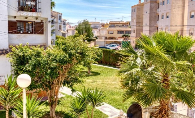 Sale - Villa -
Torrevieja - Calas blanca