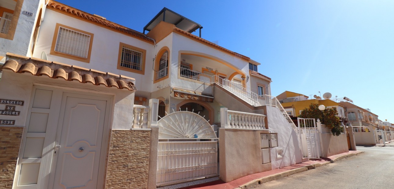 Venta - Apartamento / piso -
Torrevieja - Altos del Limonar