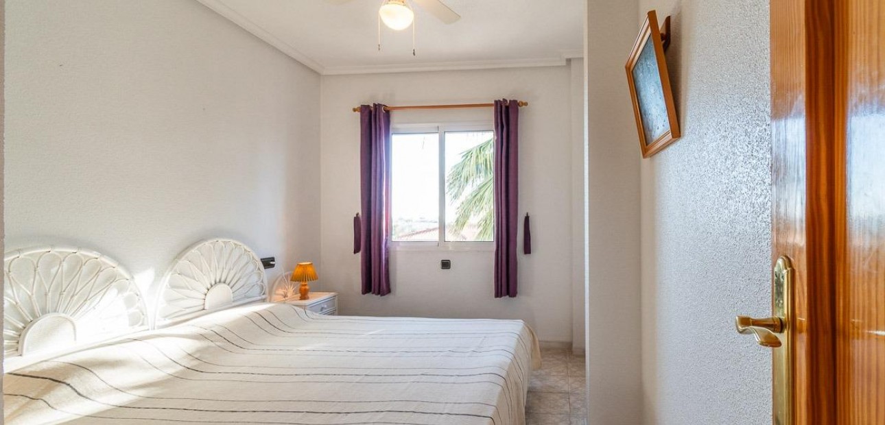 Venta - Flat -
Orihuela Costa - Playa Flamenca