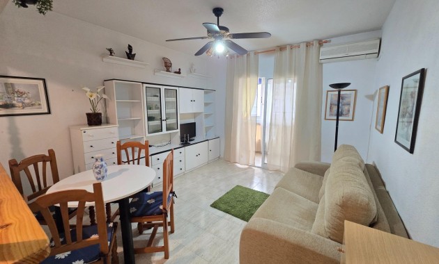 Herverkoop - Appartement / flat -
Torrevieja - Estacion de autobuses