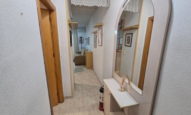 Venta - Apartamento / piso -
Torrevieja - Estacion de autobuses