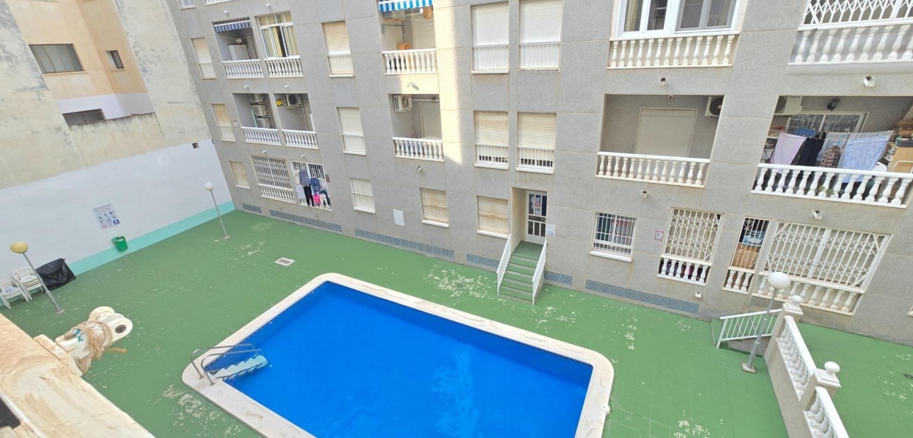 Herverkoop - Appartement / flat -
Torrevieja - Estacion de autobuses