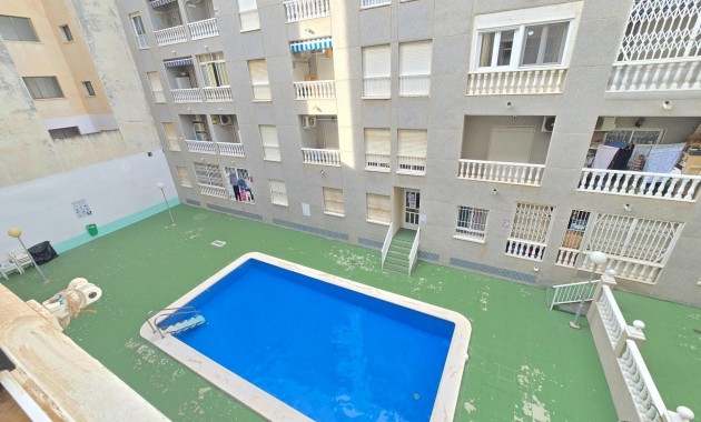 Herverkoop - Appartement / flat -
Torrevieja - Estacion de autobuses