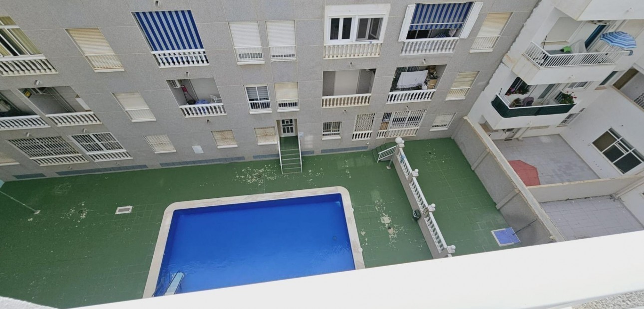 Herverkoop - Appartement / flat -
Torrevieja - Estacion de autobuses