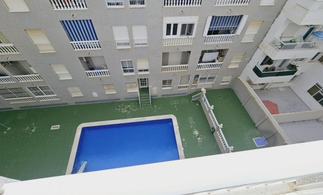 Herverkoop - Appartement / flat -
Torrevieja - Estacion de autobuses