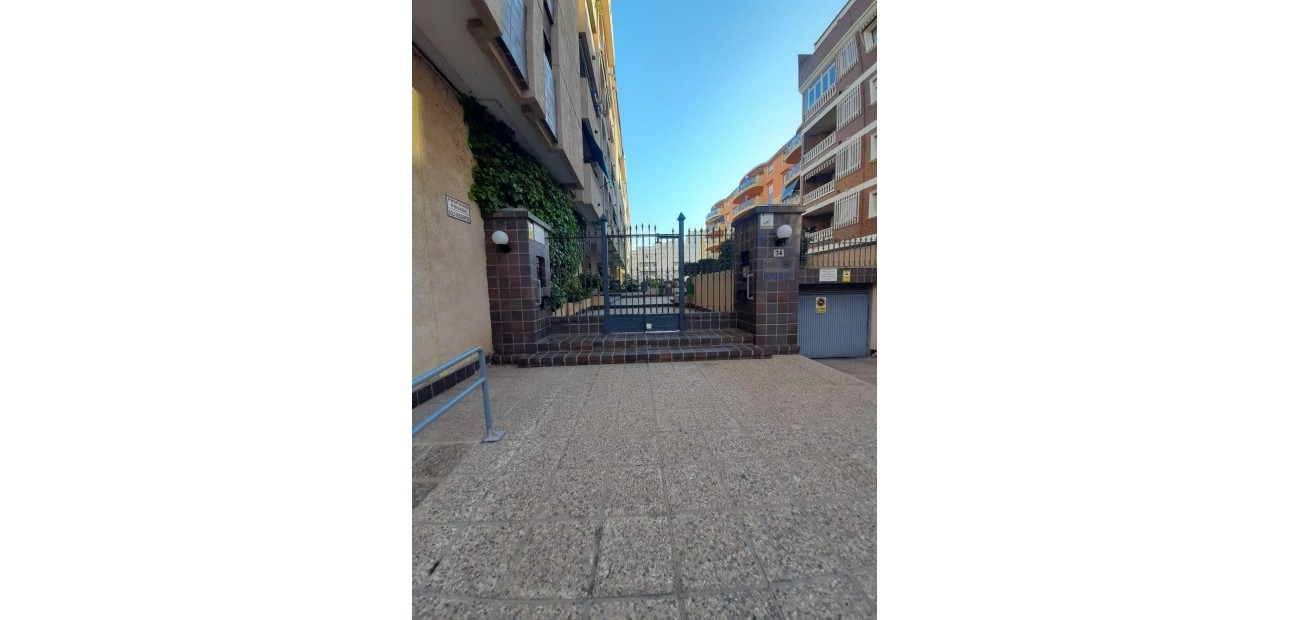 Venta - Apartamento / piso -
Torrevieja - Centro