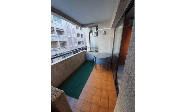 Venta - Apartamento / piso -
Torrevieja - Centro