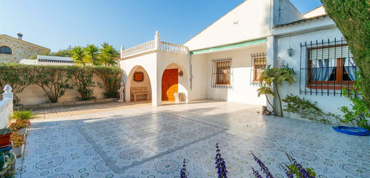 Herverkoop - Villa -
Torrevieja - Los balcones