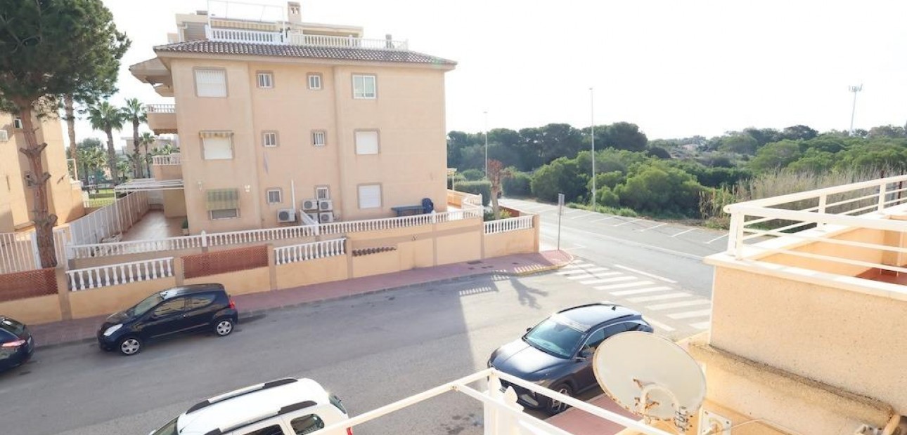 Sale - Apartment / flat -
Guardamar del Segura - moncayo