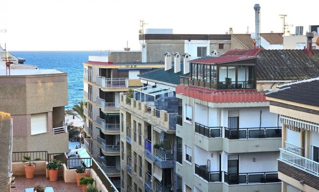 Venta - Apartamento / piso -
Torrevieja - Paseo maritimo