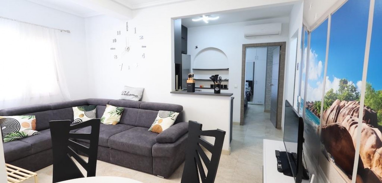 Sale - Apartment / flat -
Torrevieja - Acequion