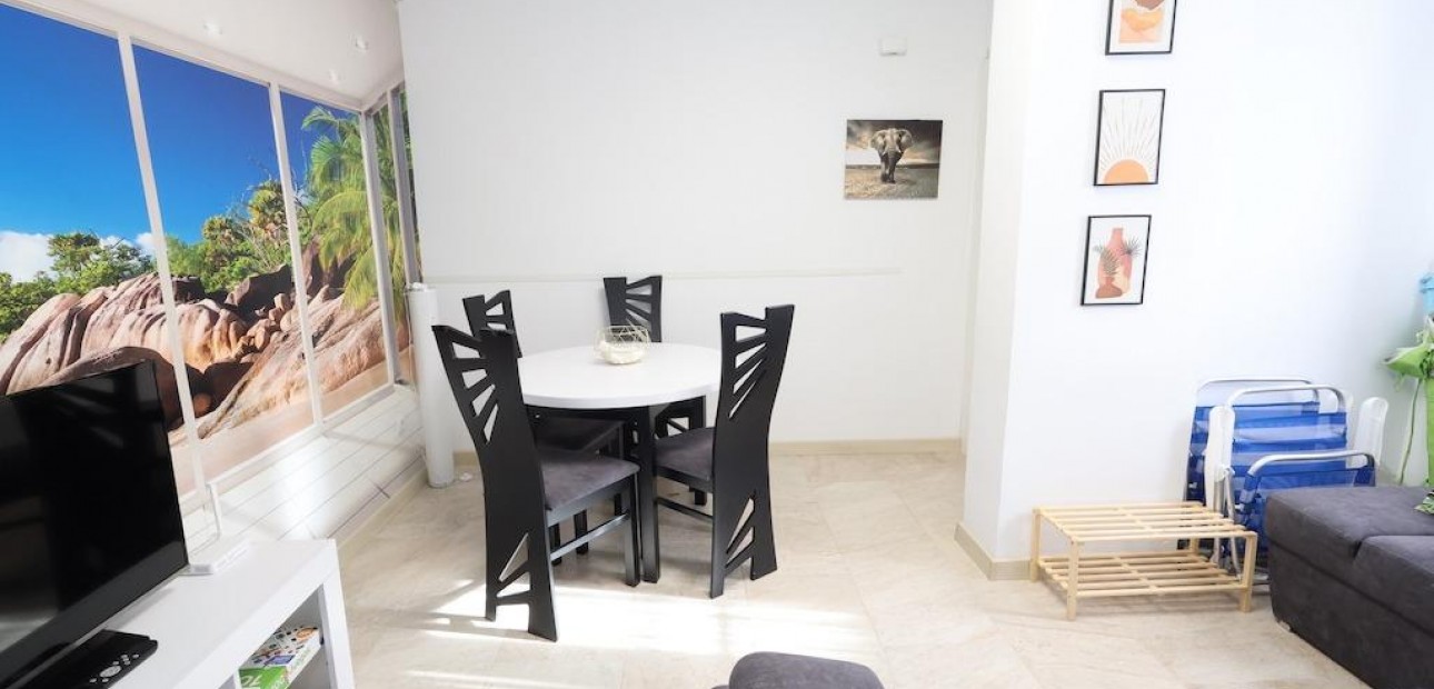 Sale - Apartment / flat -
Torrevieja - Acequion