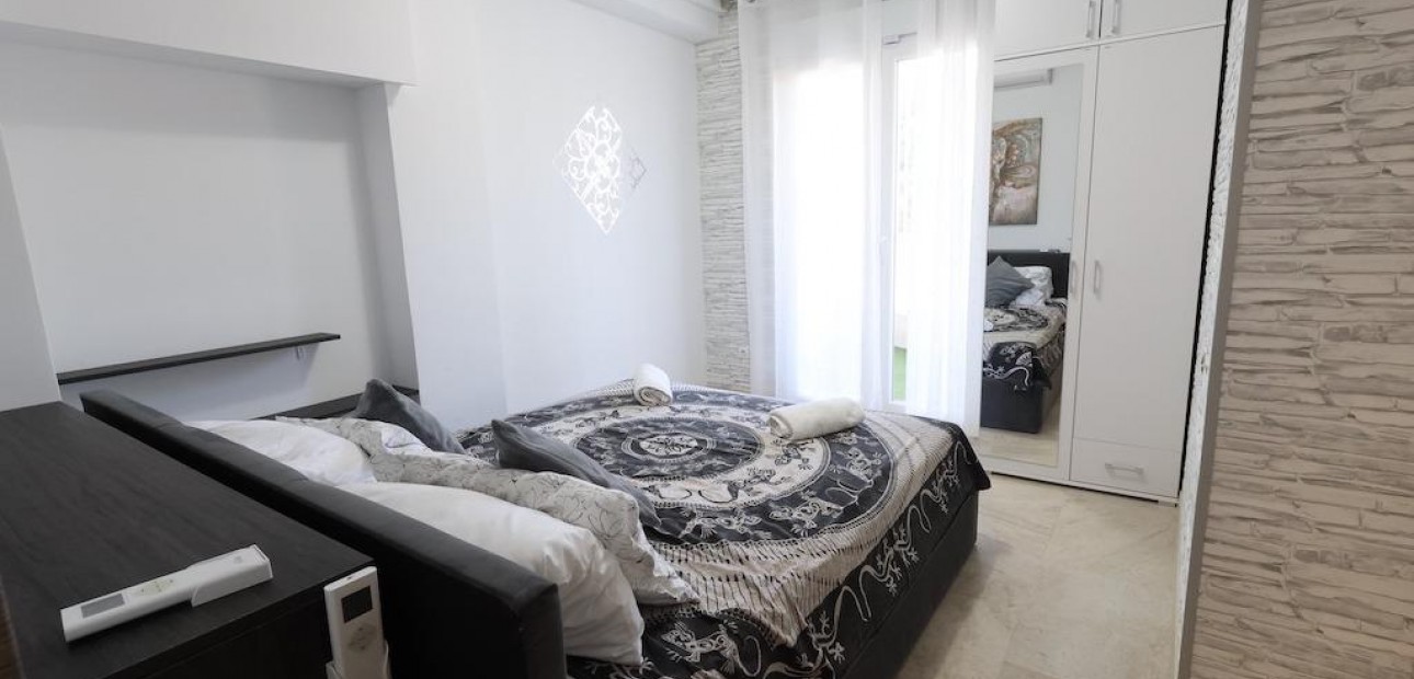 Sale - Apartment / flat -
Torrevieja - Acequion