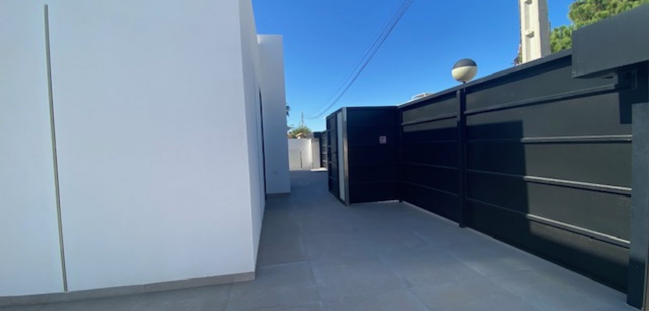 Sale - Villa -
Orihuela Costa - Las Filipinas