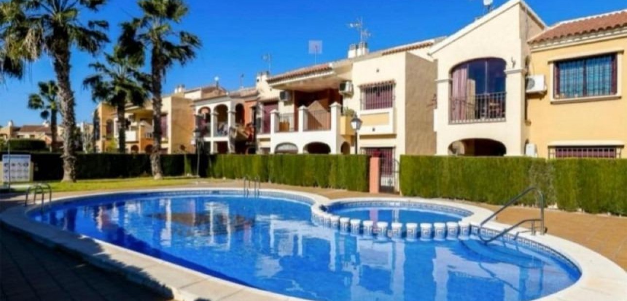 Herverkoop - Appartement / flat -
Torrevieja - La Siesta - El Salado - Torreta