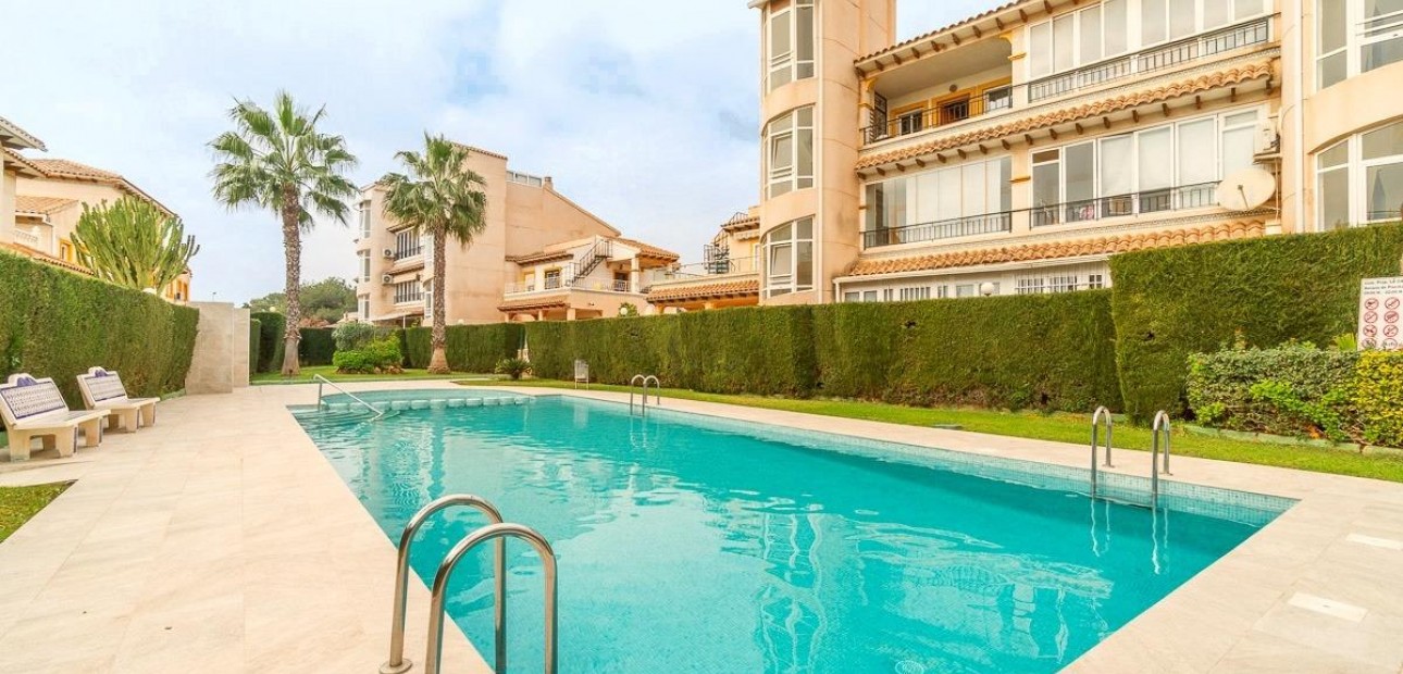 Sale - Apartment / flat -
Orihuela Costa - Punta Prima