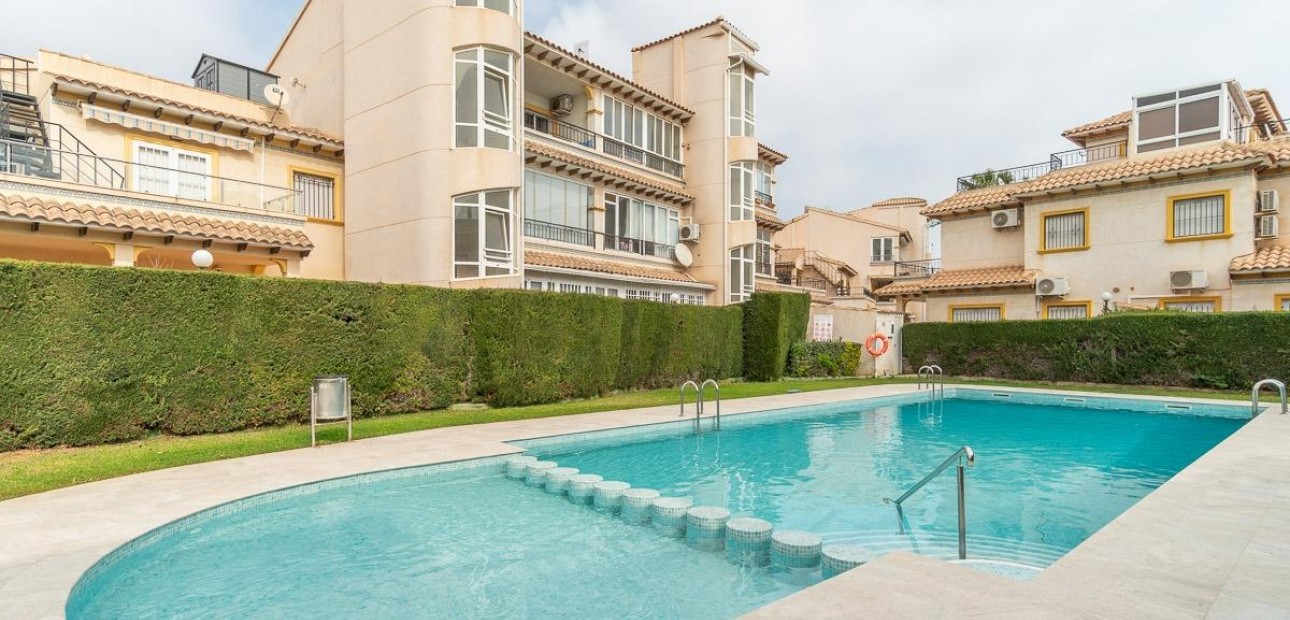 Sale - Apartment / flat -
Orihuela Costa - Punta Prima