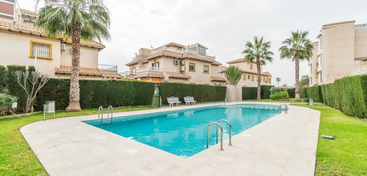 Sale - Apartment / flat -
Orihuela Costa - Punta Prima