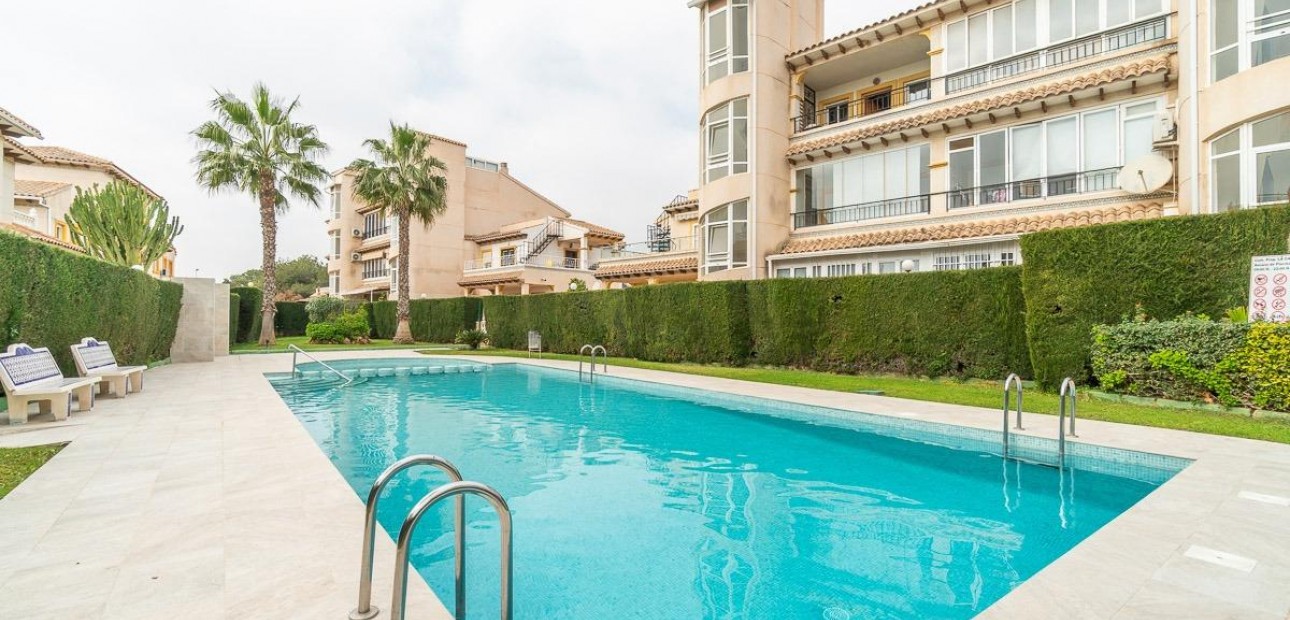 Sale - Apartment / flat -
Orihuela Costa - Punta Prima