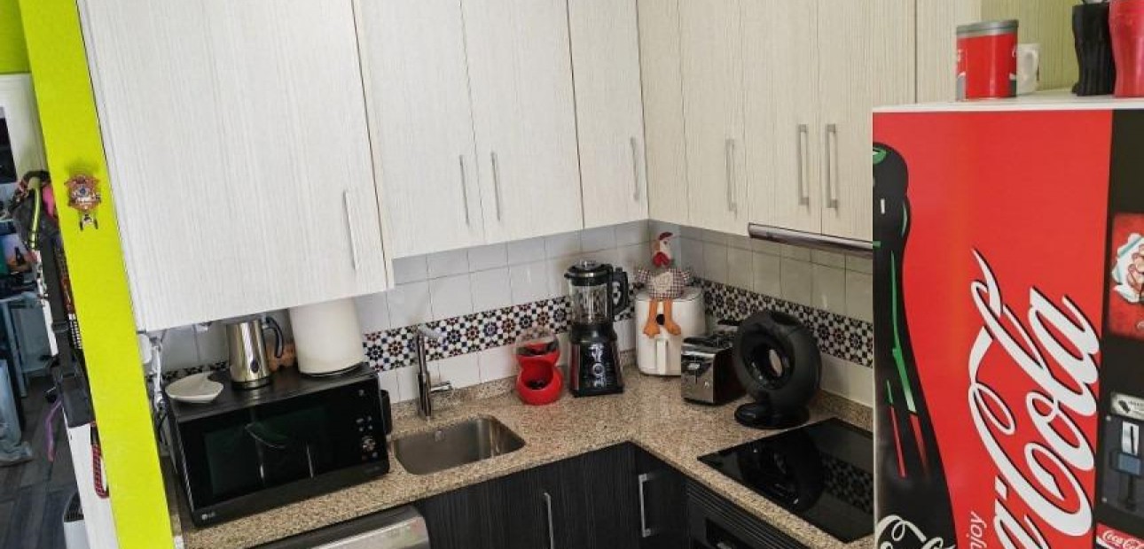 Sale - Apartment / flat -
Torrevieja - Calas blanca