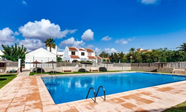 Sale - Apartment / flat -
Torrevieja - Calas blanca