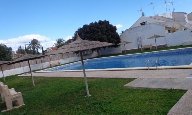 Sale - Apartment / flat -
Torrevieja - Calas blanca