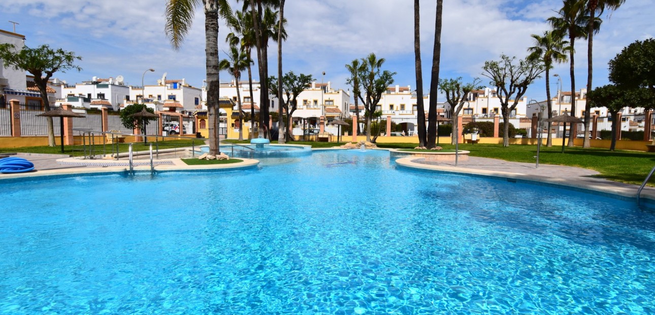 Sale - Apartment / flat -
Orihuela Costa - La Florida