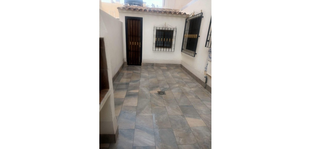 Herverkoop - Villa -
Torrevieja - Torreblanca