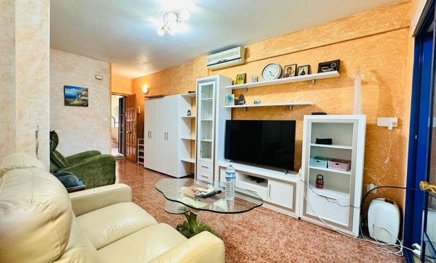 Herverkoop - Appartement / flat -
Torrevieja - Playa de los locos