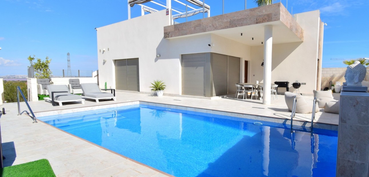 Sale - Detached Villa -
Orihuela Costa - Villamartin