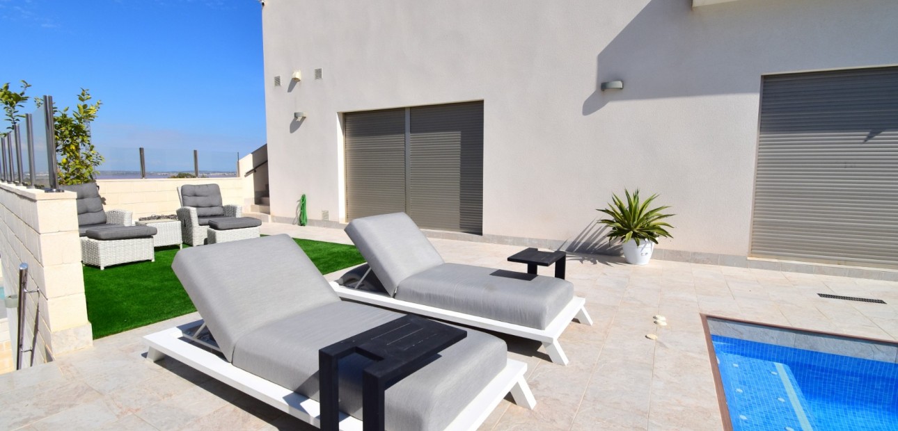 Herverkoop - Detached Villa -
Orihuela Costa - Villamartin