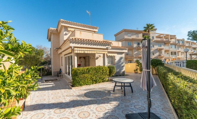 Herverkoop - Villa -
Orihuela Costa - Playa Flamenca