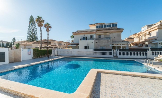 Herverkoop - Villa -
Orihuela Costa - Playa Flamenca