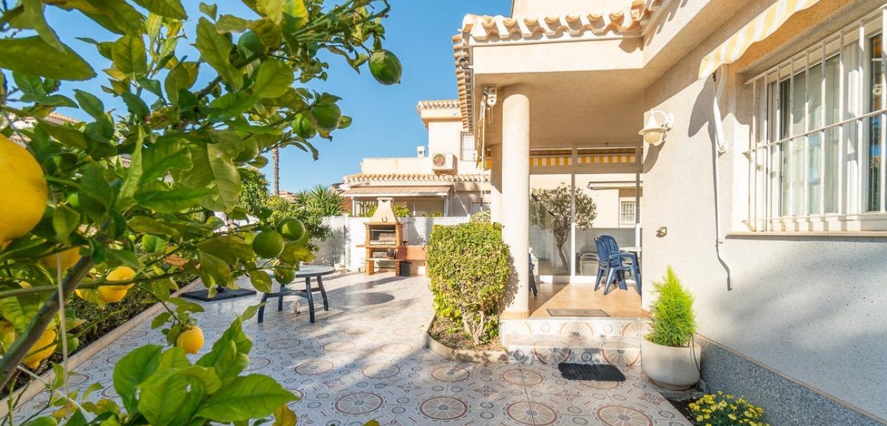 Herverkoop - Villa -
Orihuela Costa - Playa Flamenca