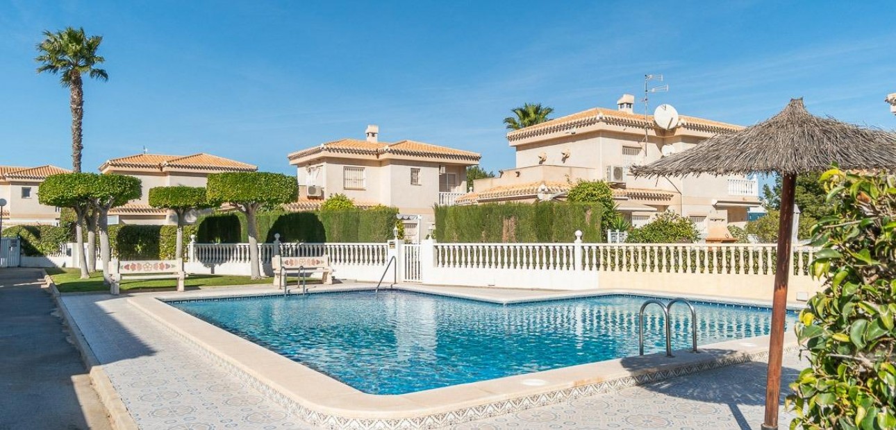 Venta - Villa -
Orihuela Costa - Playa Flamenca