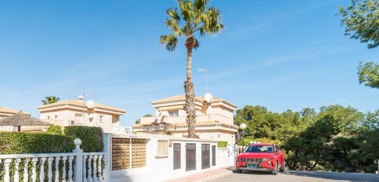 Venta - Villa -
Orihuela Costa - Playa Flamenca