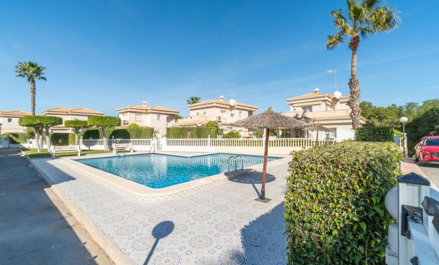 Herverkoop - Villa -
Orihuela Costa - Playa Flamenca